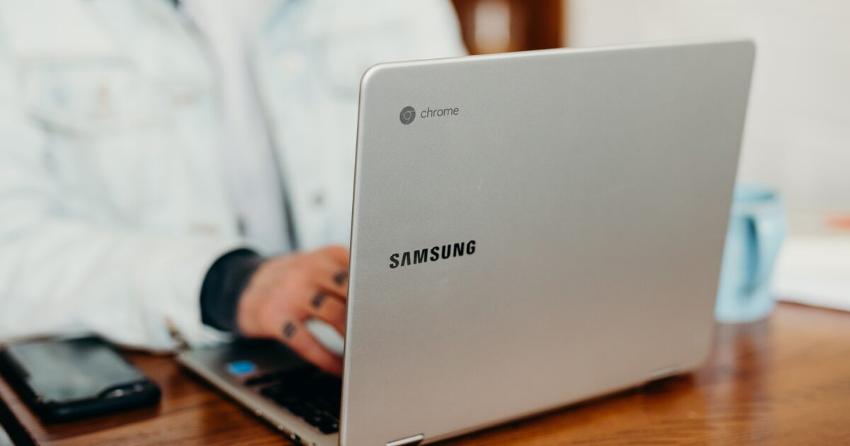 Samsung Chromebook Chrome Os Brooke Cagle Ftx92uko3xg Unsplash