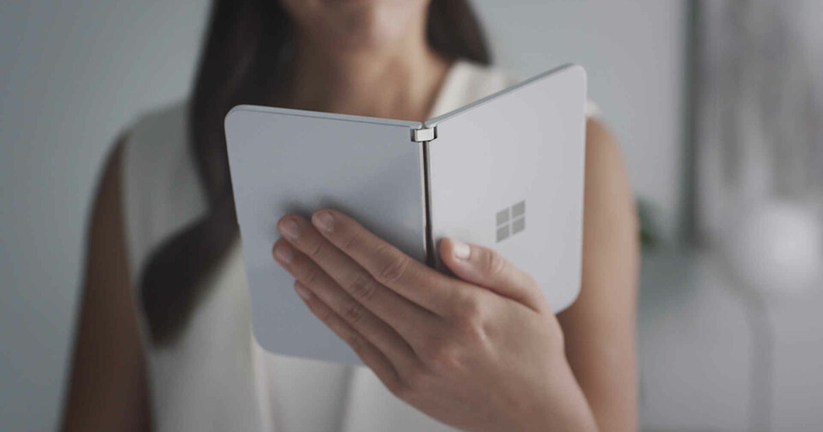 Microsoft Surface Duo In Haenden